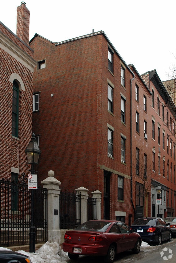 Primary Photo - 20 Phillips Street