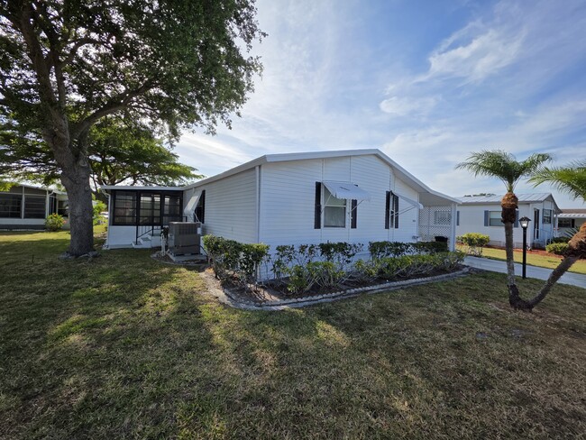 Building Photo - 8513 Redbay Ct