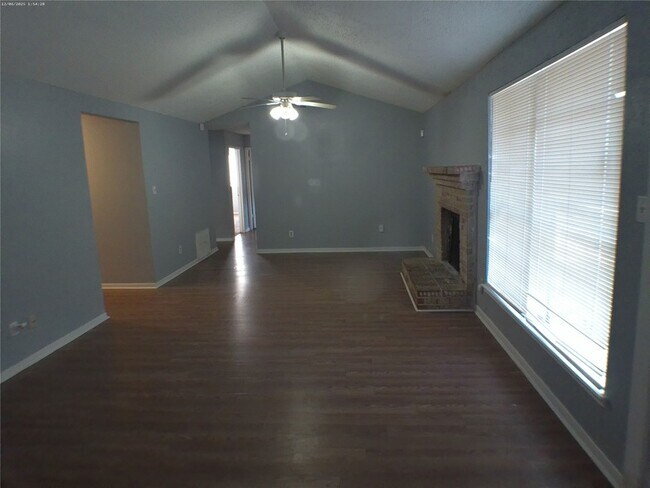 Foto del edificio - 15914 Willbriar Ln