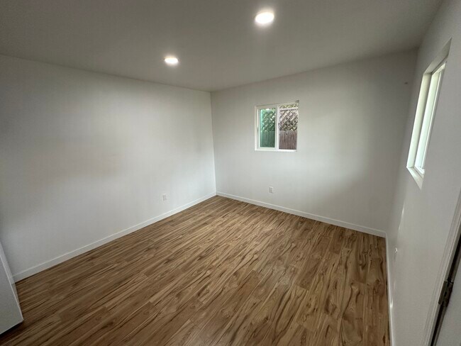 Foto del edificio - 9453 Greening Ave