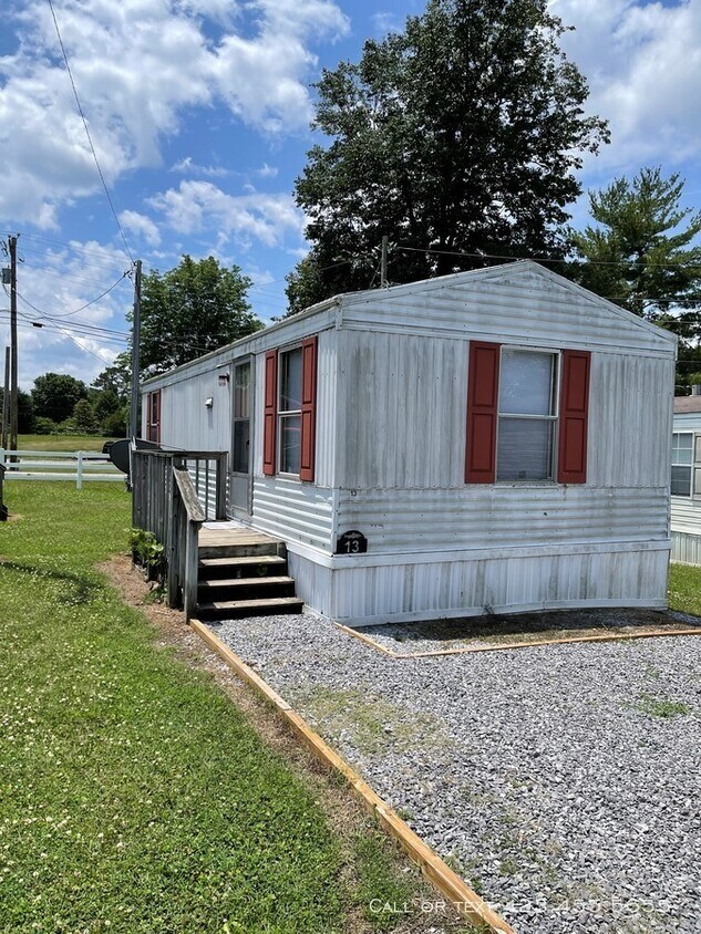 Primary Photo - 230 Valley Dr