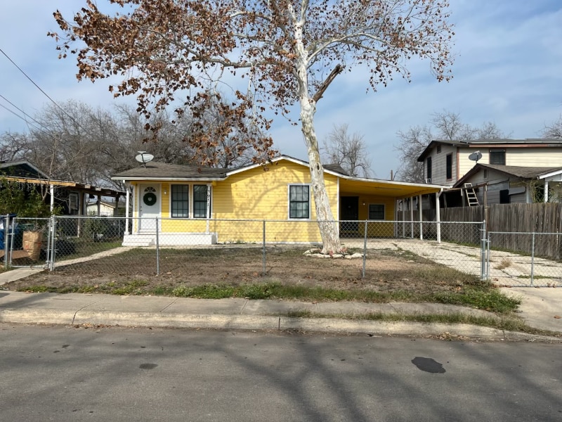 Photo - 3911 Spear St (San Antonio, TX)