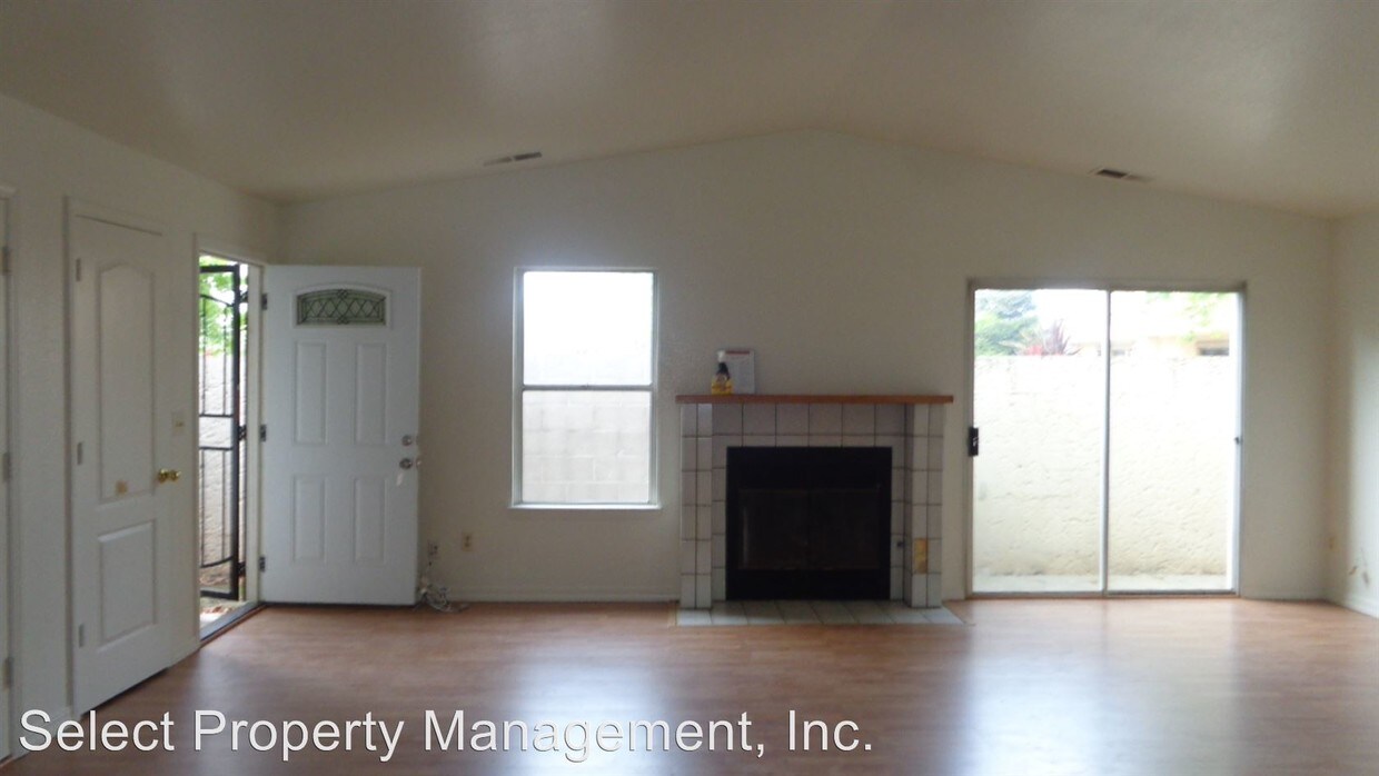 Building Photo - 1479 Plumas St