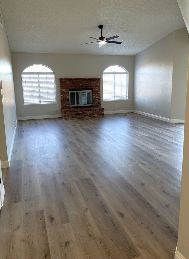 Building Photo - Completely Remodeled....Coming Soon!!