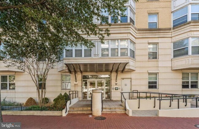 Building Photo - 1111 11th St NW