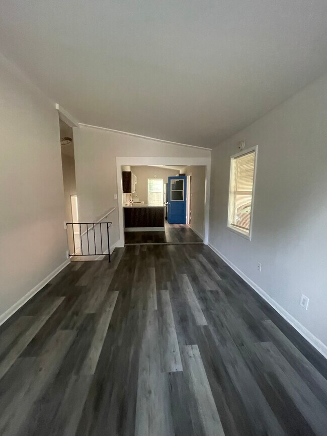 Foto del edificio - 1627 Mary George Ave NW