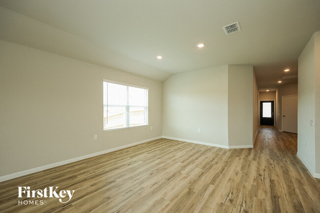 Building Photo - 4402 Meadowland Pl