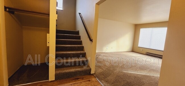 Building Photo - 1133 N Vassault St