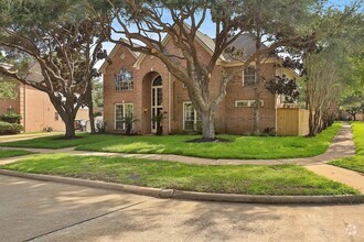 Building Photo - 22211 Mission Hills Ln