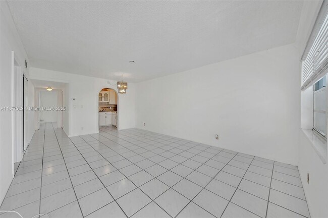 Foto del edificio - 751 Pine Dr