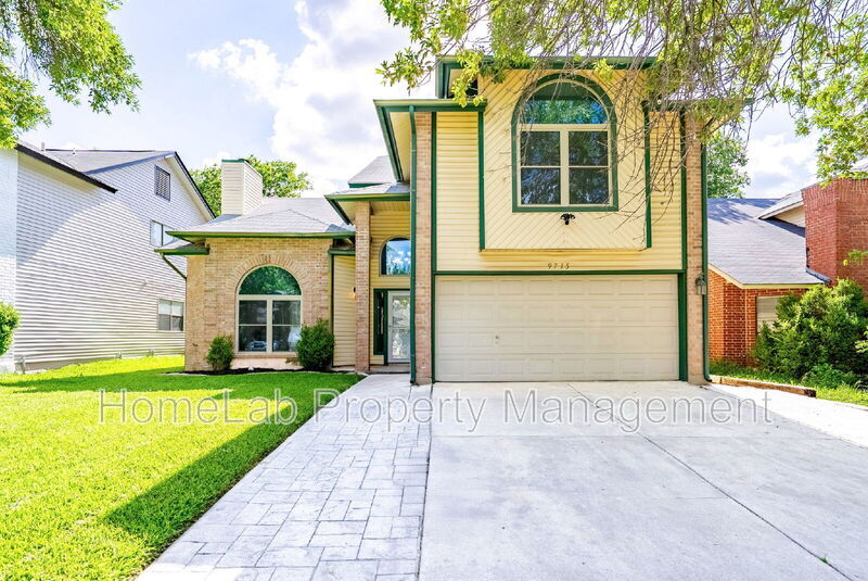Foto principal - 9715 Quiet Lake