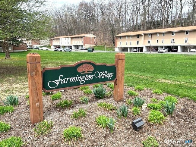Building Photo - 1660 Farmington Ave
