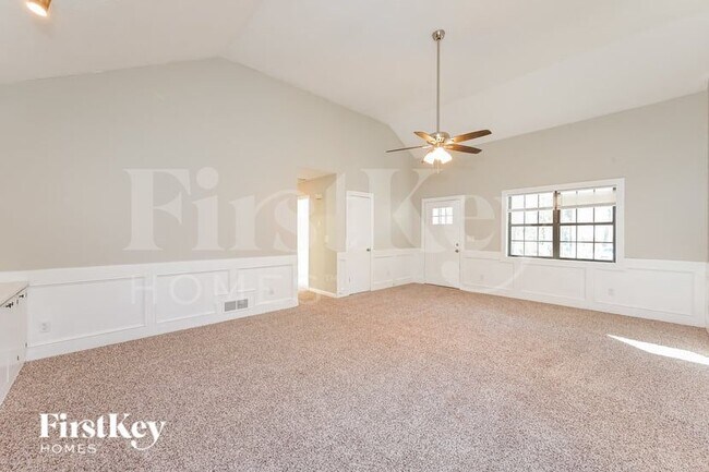 Foto del edificio - 2795 Twin Springs Dr