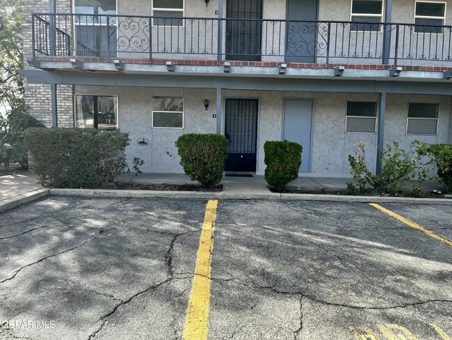 Building Photo - 6700 Escondido Dr