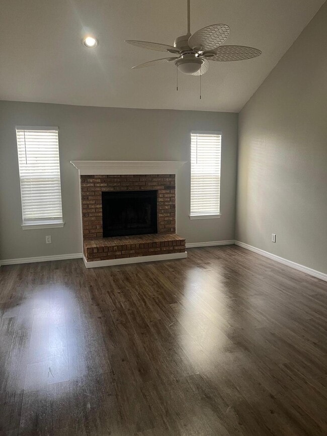 Building Photo - 603 Drakes Landing