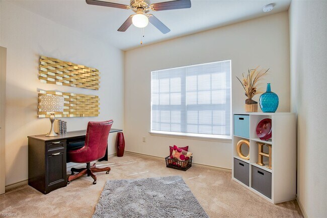 Building Photo - 1439 Barnes Dr