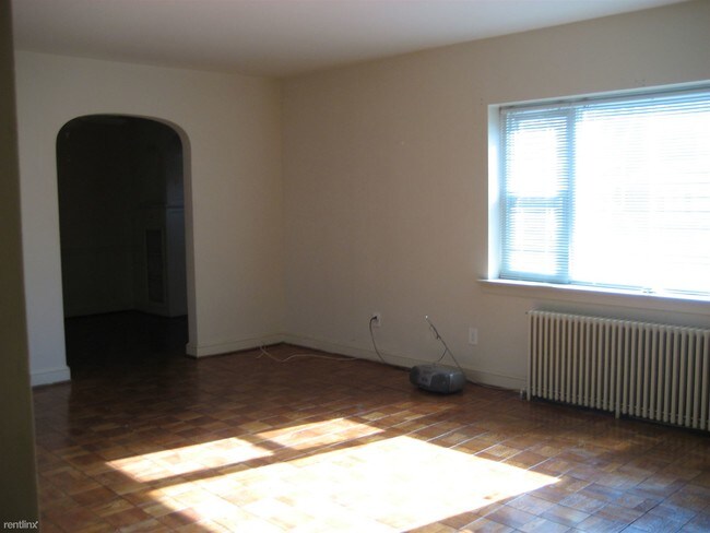 Foto del edificio - 2323 40th Pl NW