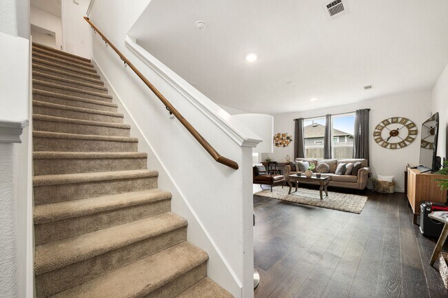 Building Photo - 25927 Chicory Dr