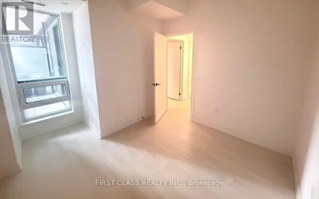 Building Photo - 117 Broadway Ave