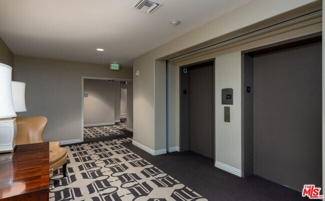 Building Photo - 456 Caruso Ave