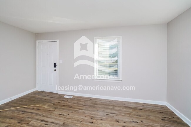 Foto del edificio - 2721 Algonquin Pkwy