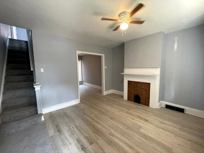 Building Photo - Remodeled 3BR House Steps to LaSalle Unive...