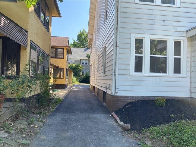 Building Photo - 10407 Clifton Blvd