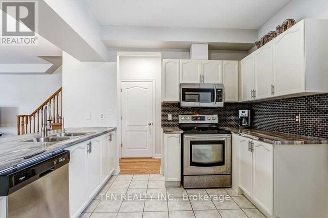 Building Photo - 19 Goldenview Ct