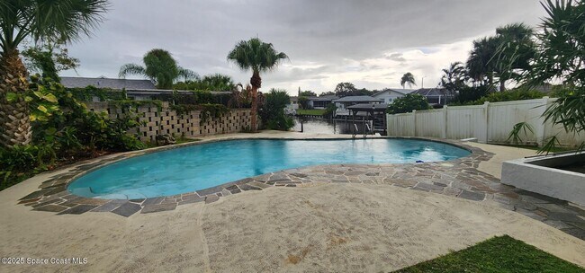 Foto del edificio - 109 Vía Havarre