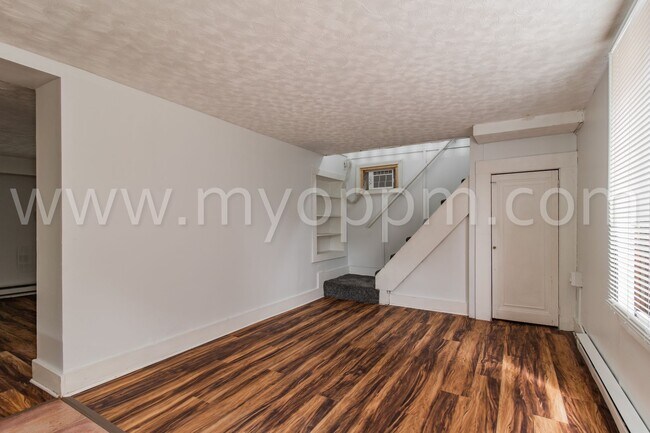 Foto del edificio - 4824 Webster St