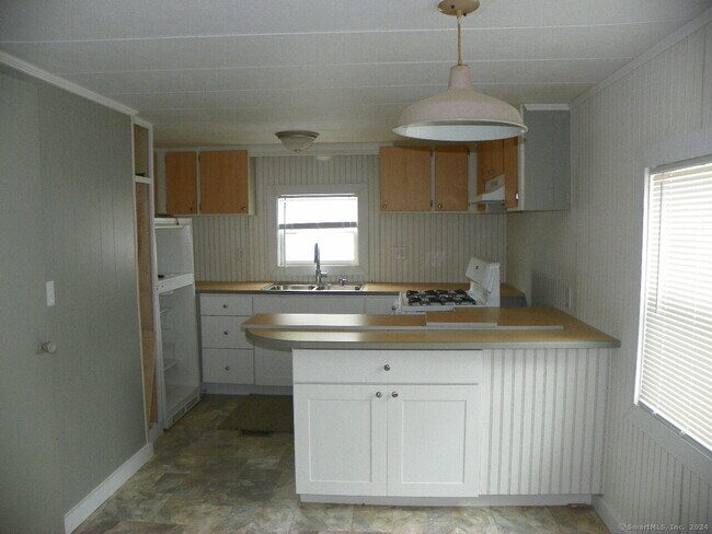 Building Photo - 22 Terrace Dr