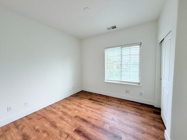 Building Photo - 1463 Trombetta St