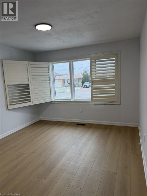 Photo du bâtiment - 135 Homeside Ave