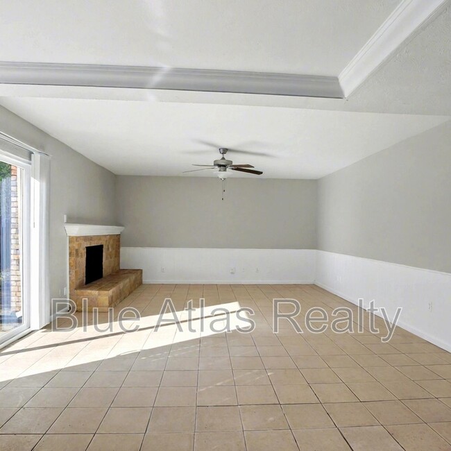 Foto del edificio - 2614 Crestmoor Ct