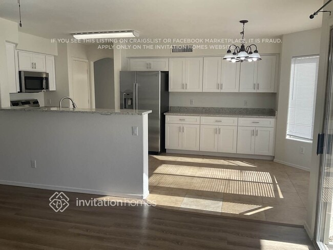 Building Photo - 8463 W Rue De Lamour