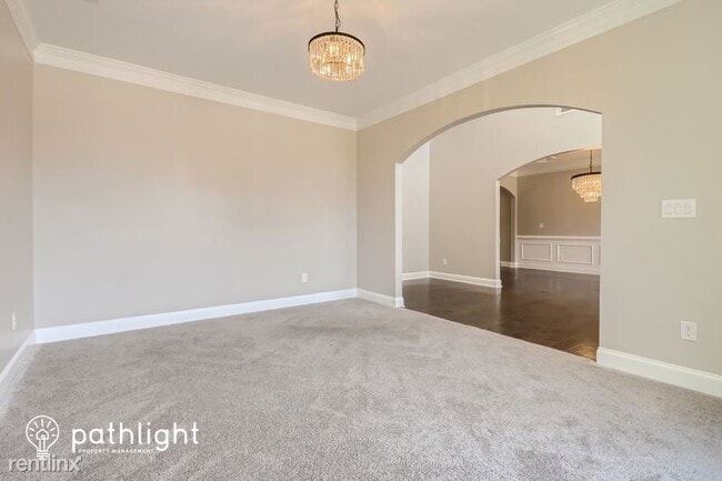 Foto del edificio - 5 br, 4 bath House - 4113 Roberts Crest Dr...