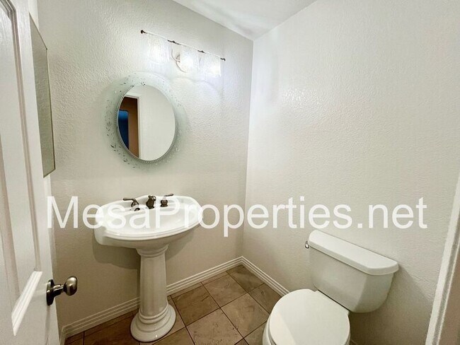 Foto del edificio - 16800 Green Tree Blvd