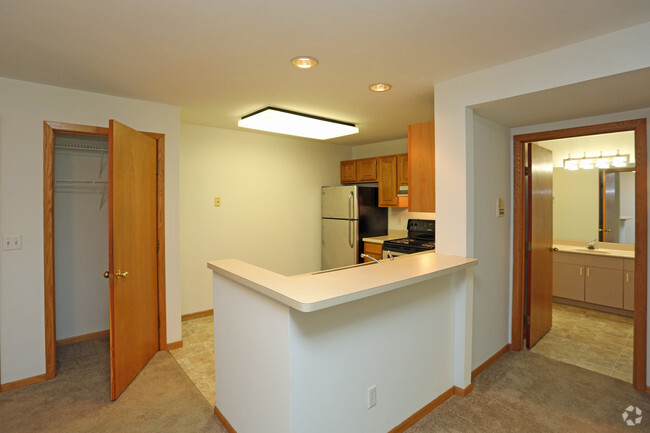 Kitchen - Riverwalk Apartments