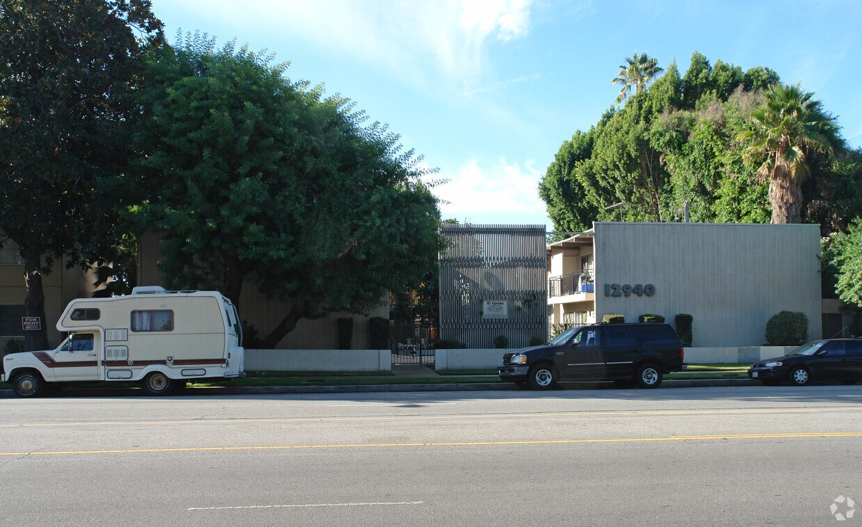 Primary Photo - 12940 Burbank Blvd