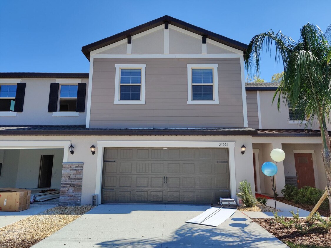 Primary Photo - 23294 Willow Glen Way Lutz, FL 33549
