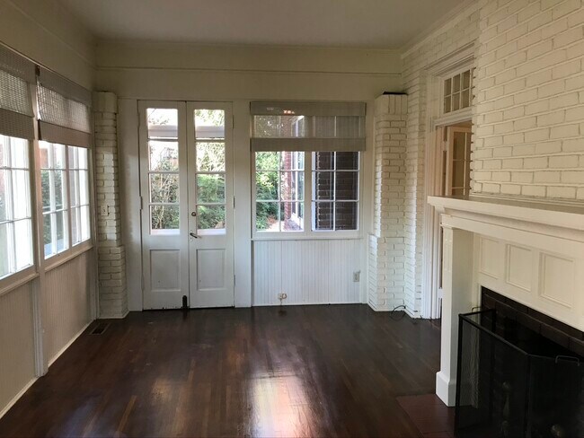 SunRoom toward west - 18 Avery Dr NE