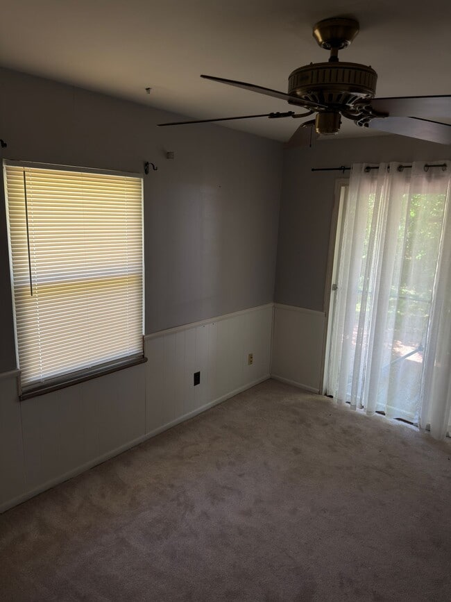 Building Photo - 42 Rolling Hills Dr