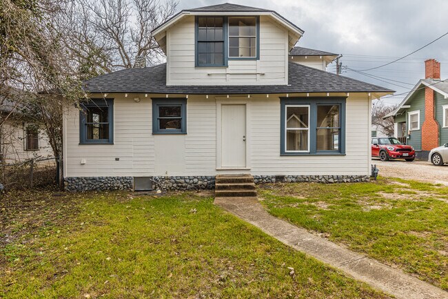 Building Photo - 2307 Herring Ave