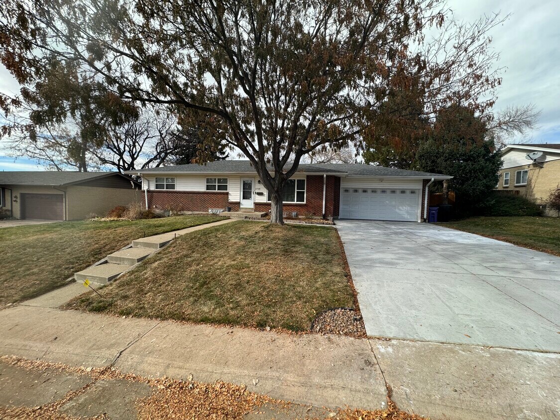 Primary Photo - 2749 S Patton Ct