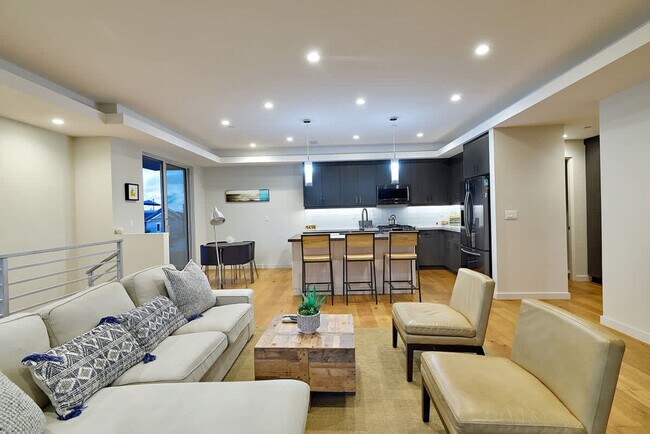 Foto del edificio - 2310 Edinburg Ave