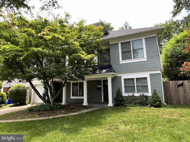 Building Photo - 8602 Woodbrook Ln
