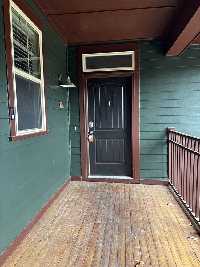 Foto del edificio - 5565 Colonial Chatsworth Cir