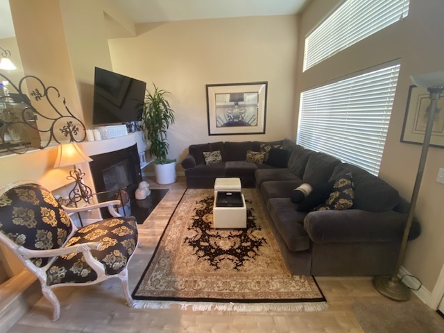 Living Room w/Fireplace & 55" TV - 12505 El Camino Real