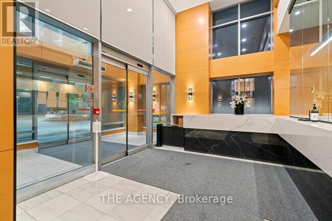 Photo du bâtiment - 4968 Yonge St