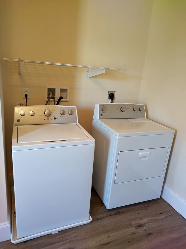 Washer and Dryer in unit - 337 N Queen St